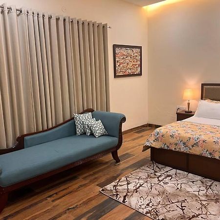 5Bhk Home Away From Home At Ranjit Avenue 암리차르 외부 사진