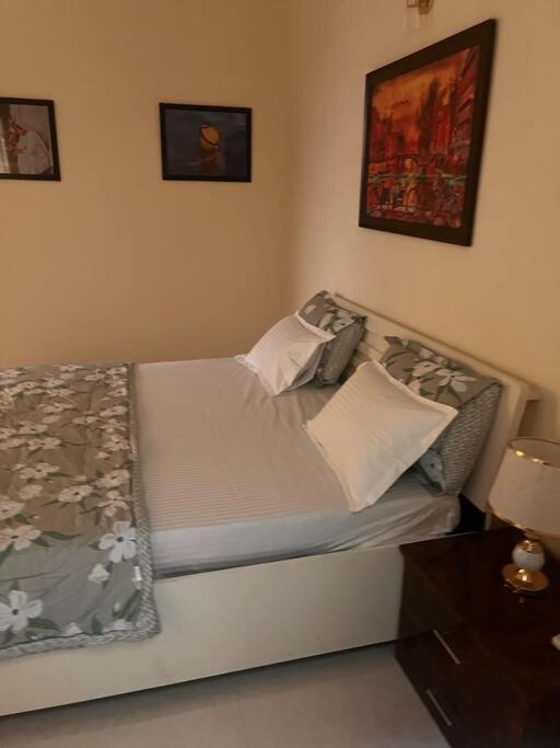 5Bhk Home Away From Home At Ranjit Avenue 암리차르 외부 사진
