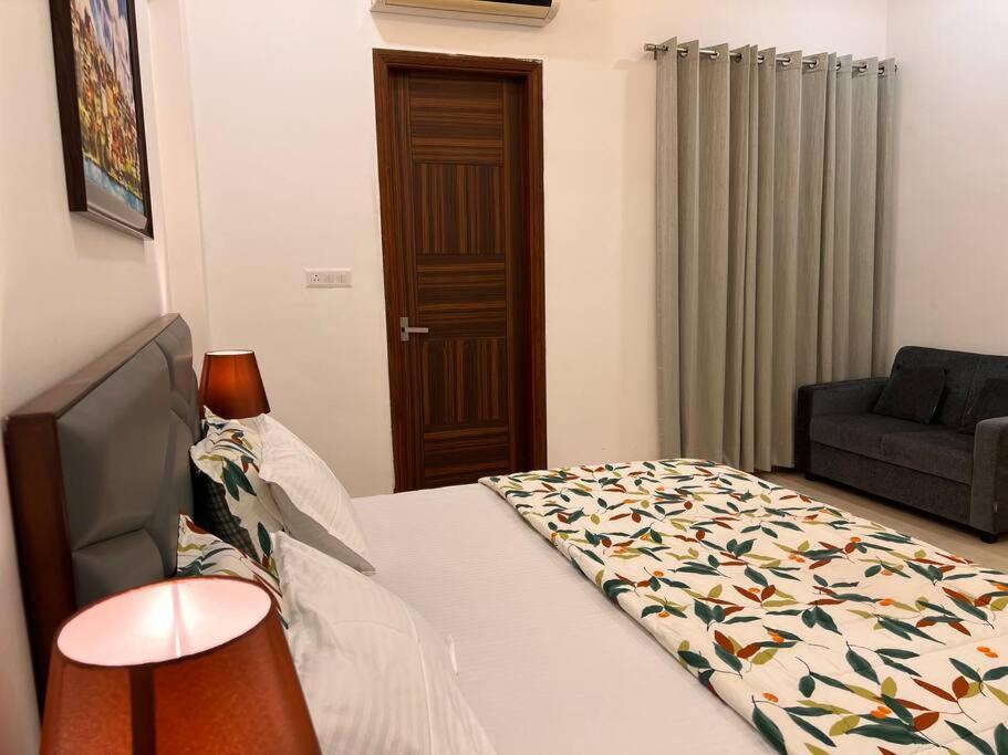 5Bhk Home Away From Home At Ranjit Avenue 암리차르 외부 사진