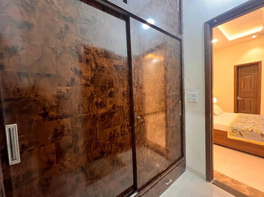 5Bhk Home Away From Home At Ranjit Avenue 암리차르 외부 사진
