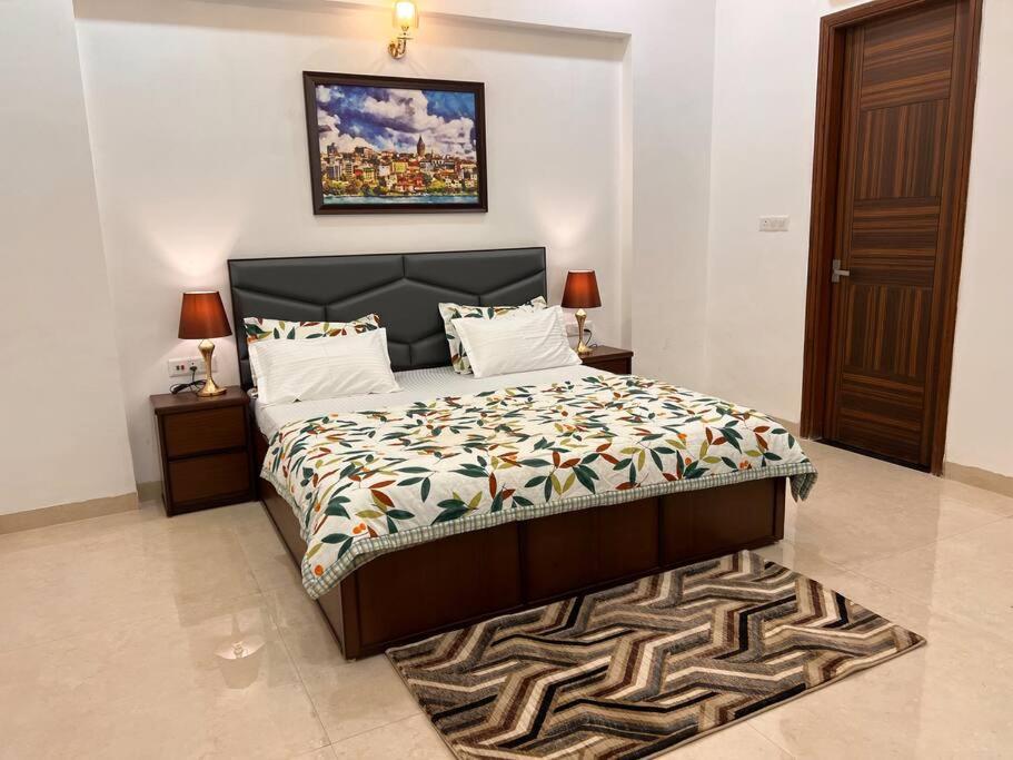 5Bhk Home Away From Home At Ranjit Avenue 암리차르 외부 사진